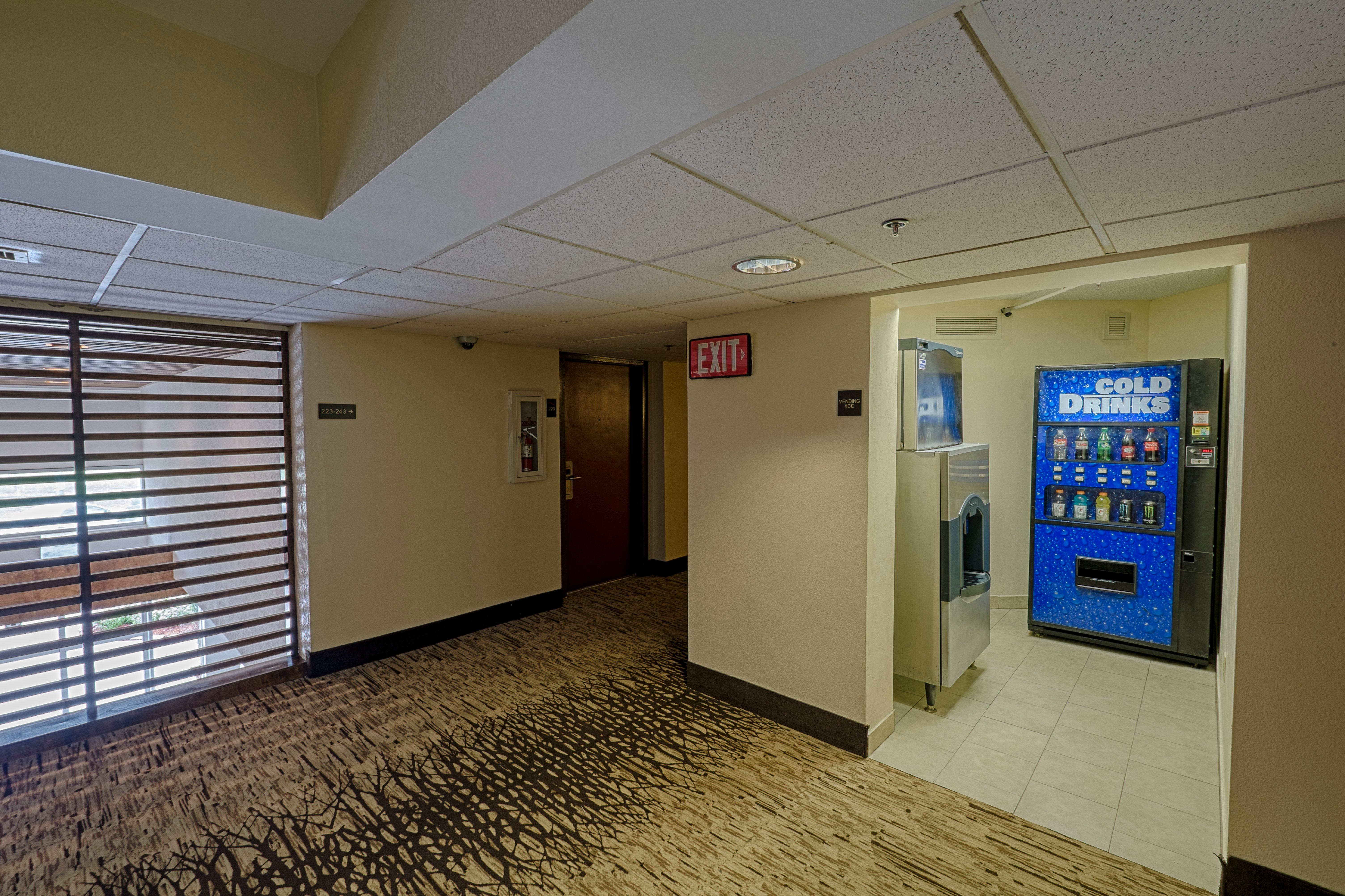 Red Roof Inn Plus+ Houston - Energy Corridor Eksteriør billede