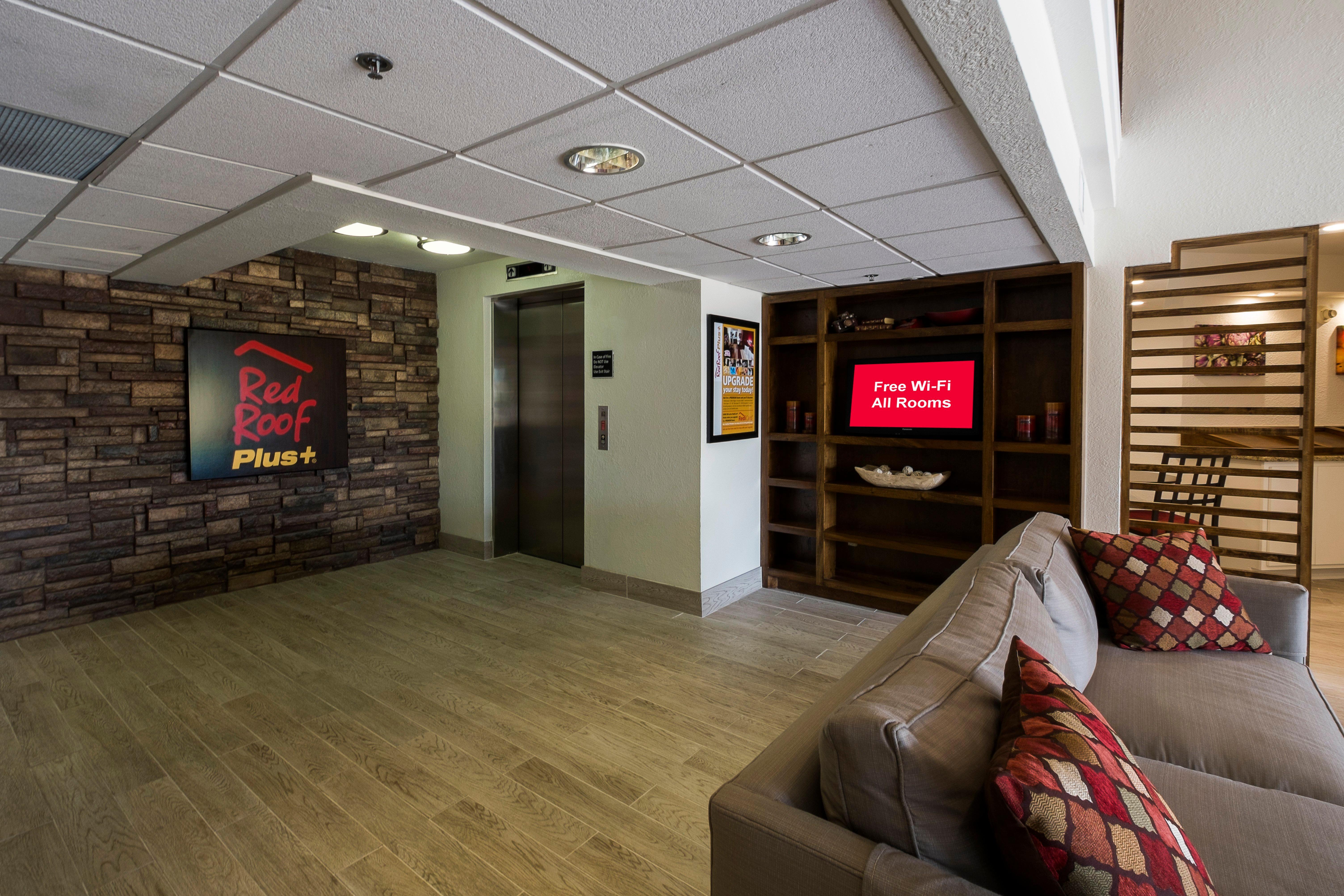 Red Roof Inn Plus+ Houston - Energy Corridor Eksteriør billede